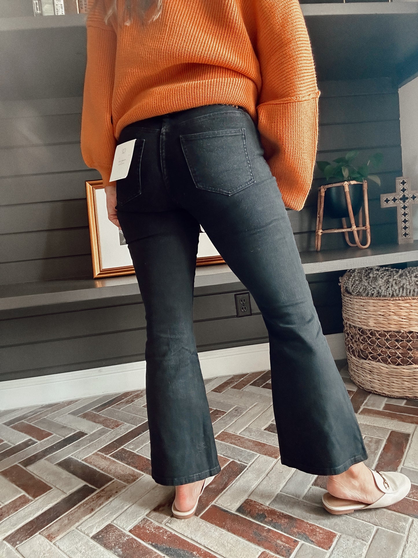 Q2 Mid-Rise Flares