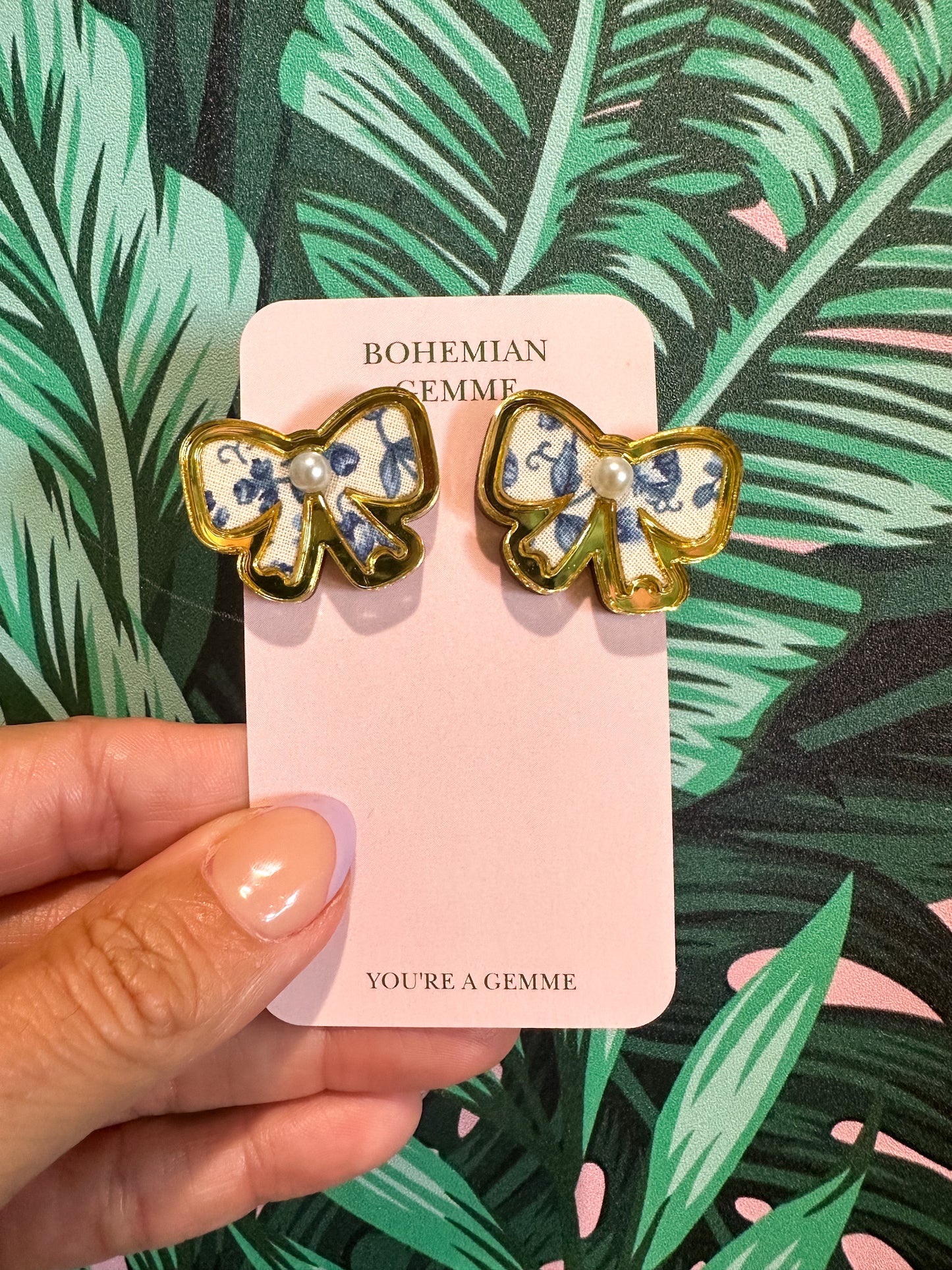So Precious Bow Stud