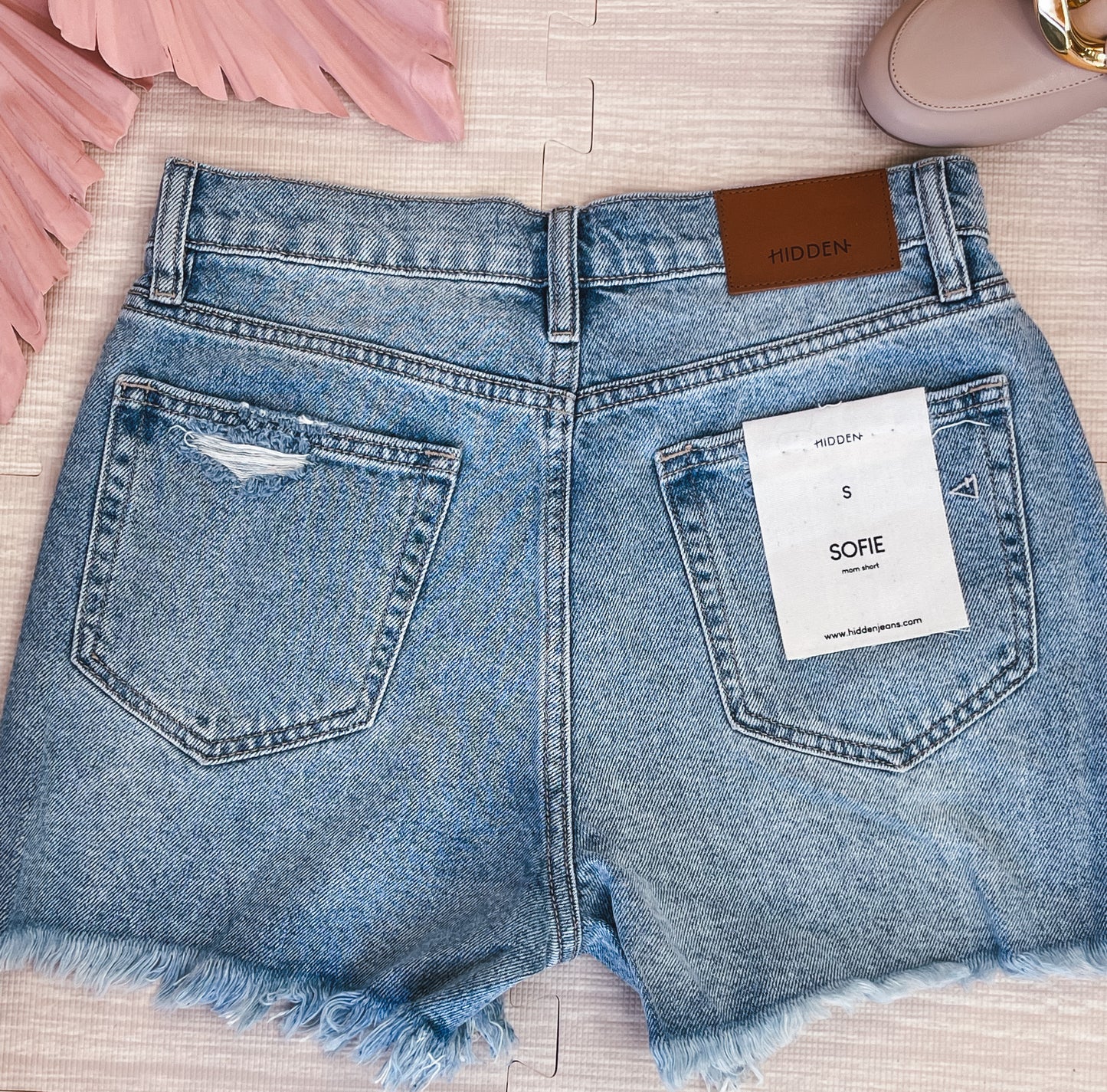 Hidden Jeans Sofie Short (Asymmetrical Band)